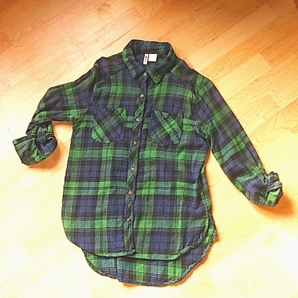 Black & green plaid flannel shirt
